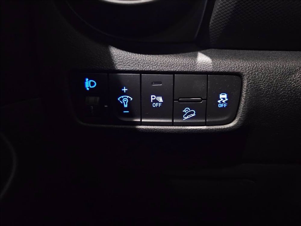 Hyundai Kona usata a Palermo (19)