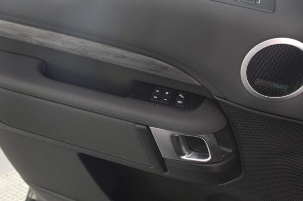 Land Rover Discovery usata a Novara (14)