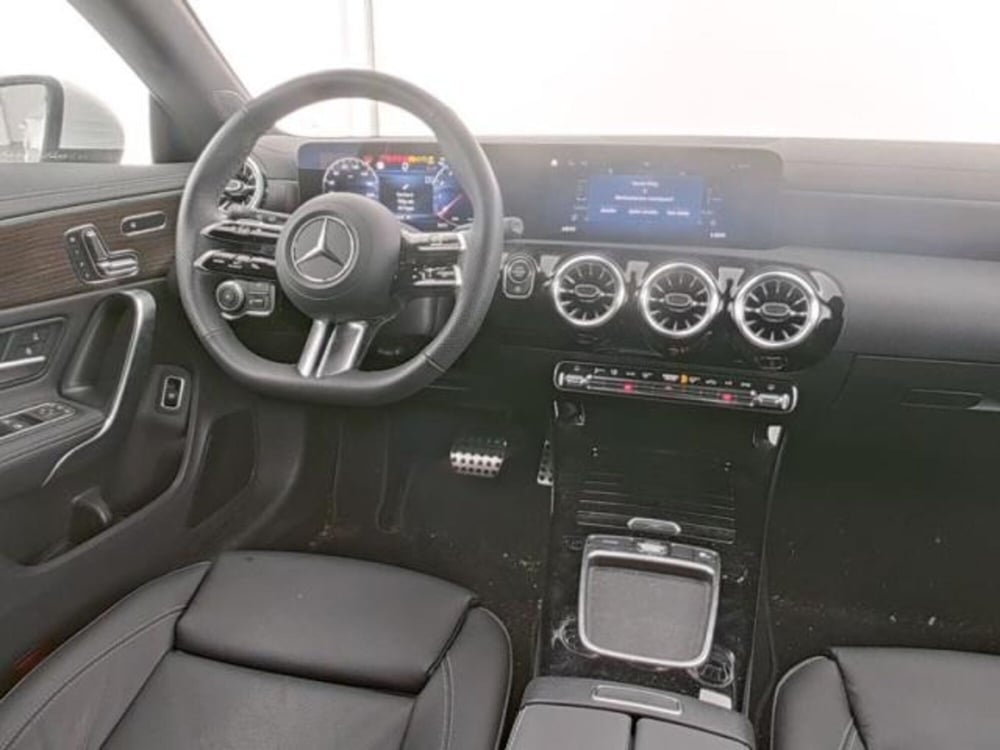 Mercedes-Benz CLA Shooting Brake usata a Milano (6)