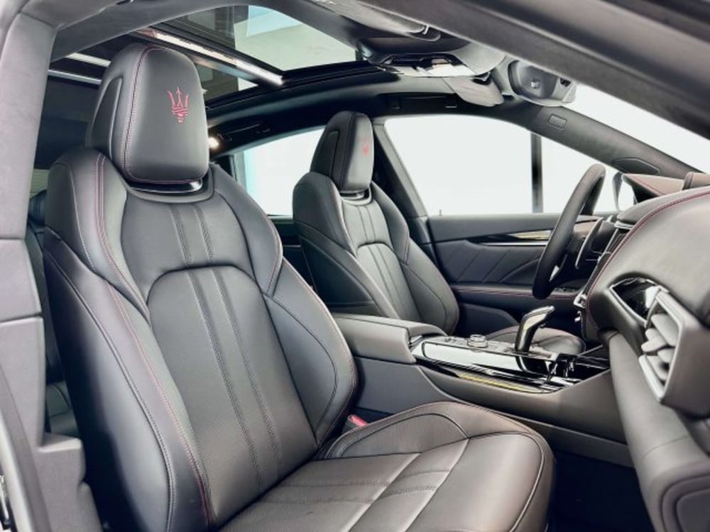 Maserati Levante nuova a Torino (13)