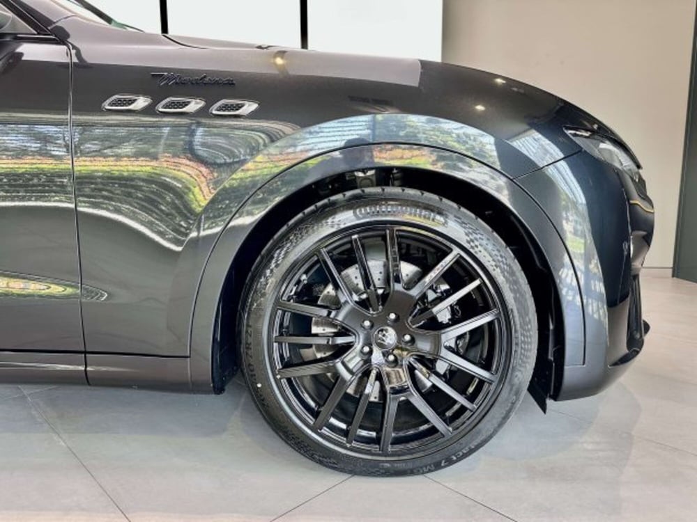 Maserati Levante nuova a Torino (4)