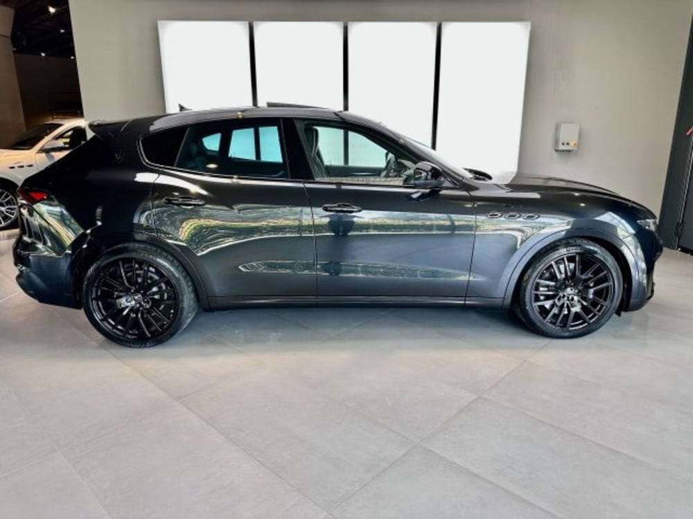 Maserati Levante nuova a Torino (5)