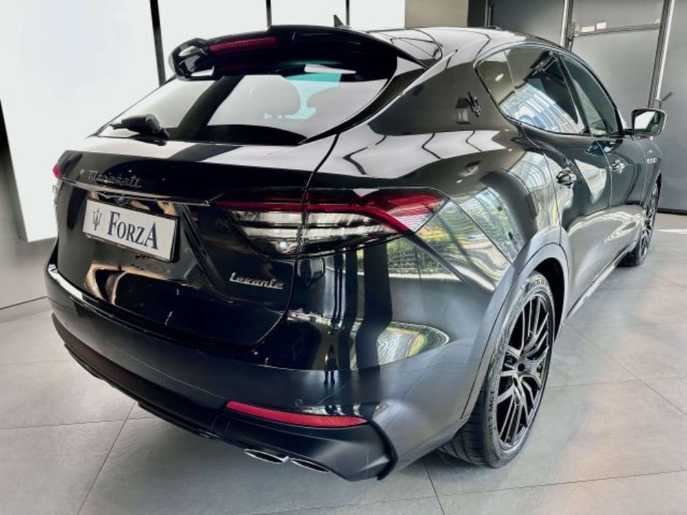Maserati Levante nuova a Torino (6)