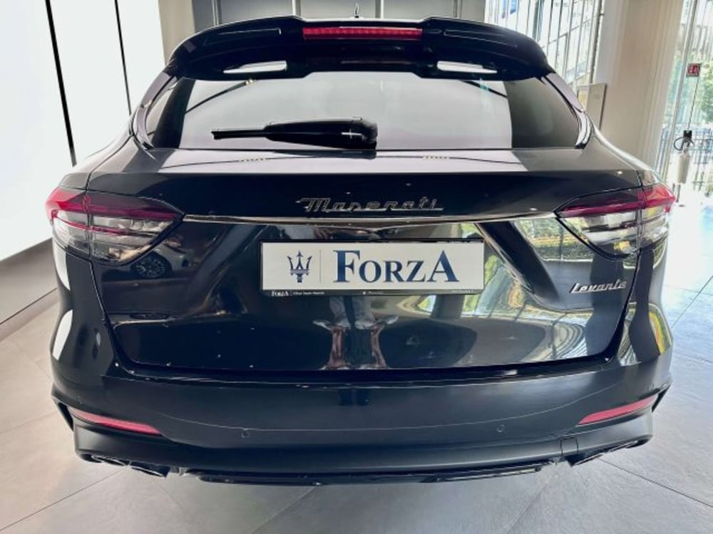 Maserati Levante nuova a Torino (7)