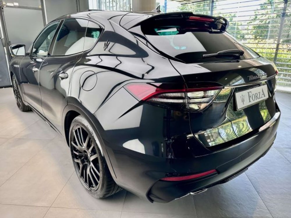 Maserati Levante nuova a Torino (8)