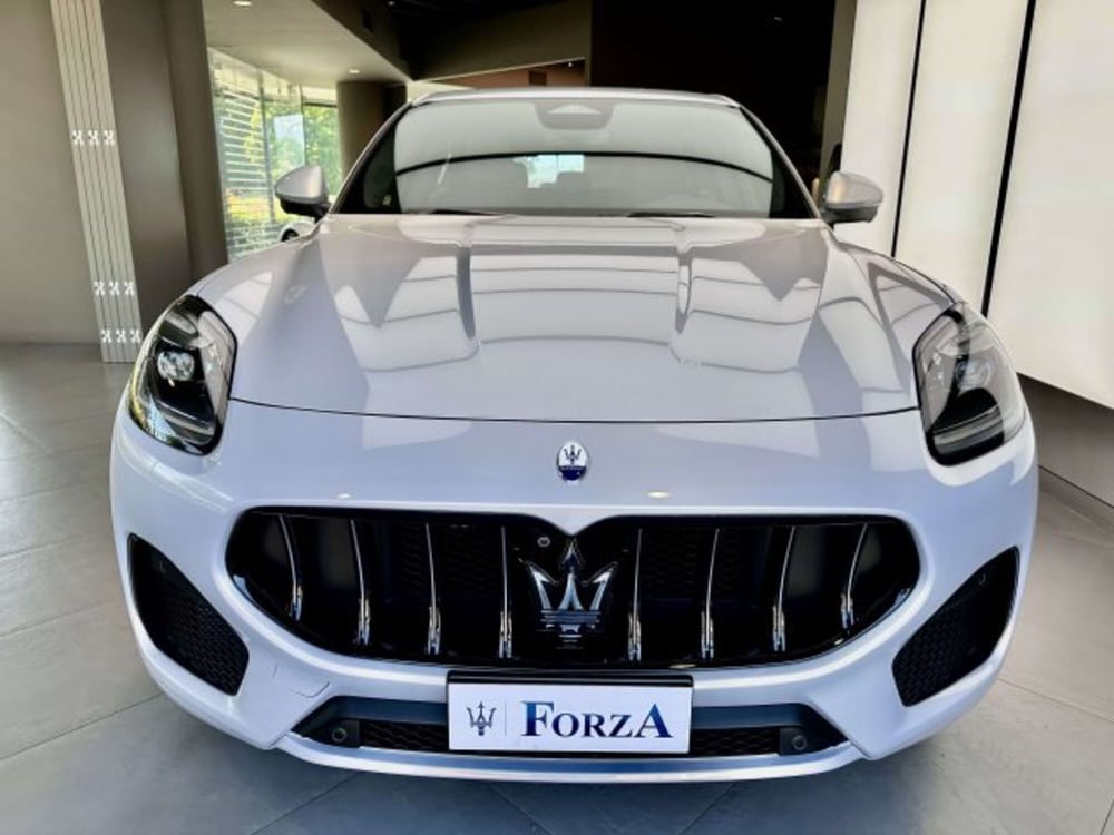 Maserati Grecale nuova a Torino (2)