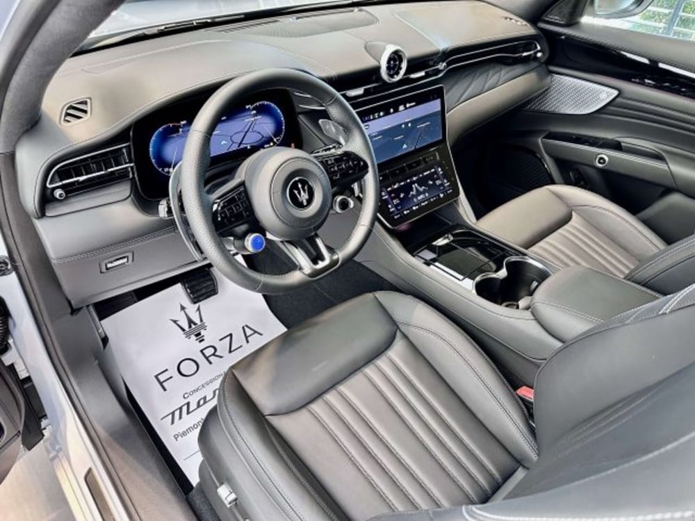 Maserati Grecale nuova a Torino (9)