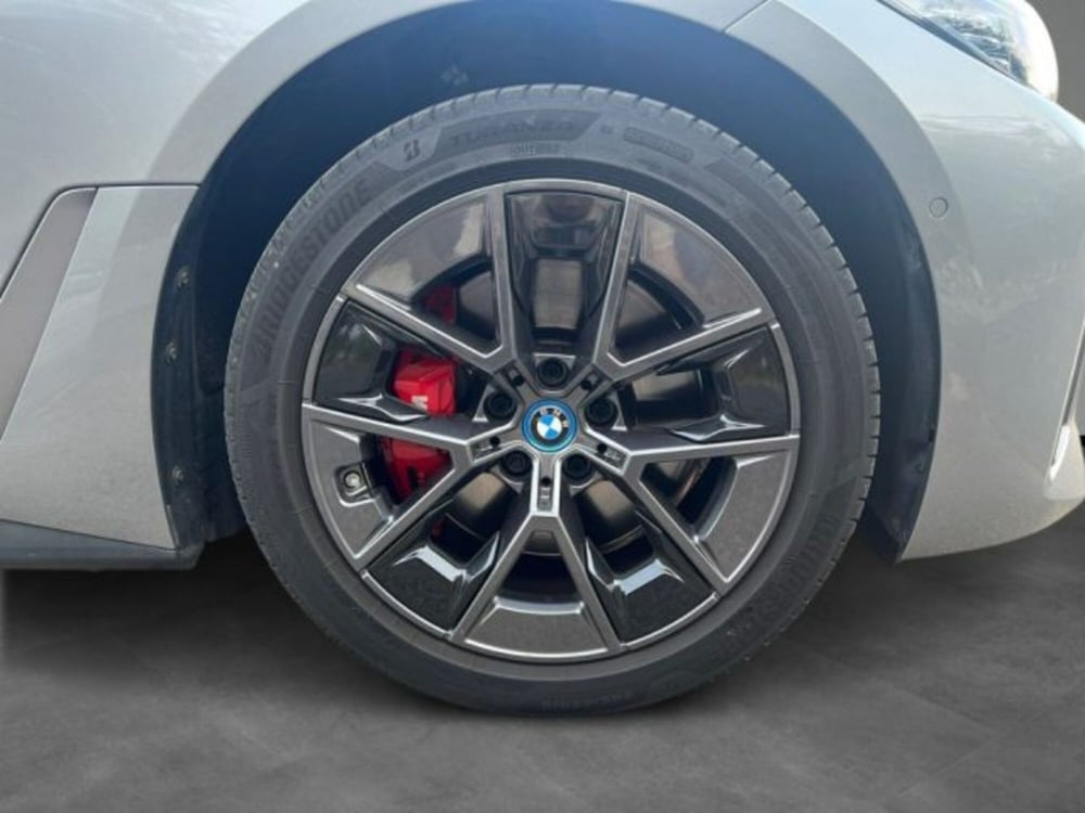BMW i4 usata a Lecce (10)