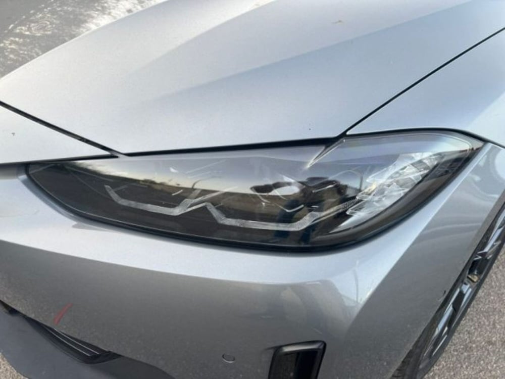 BMW i4 usata a Lecce (8)