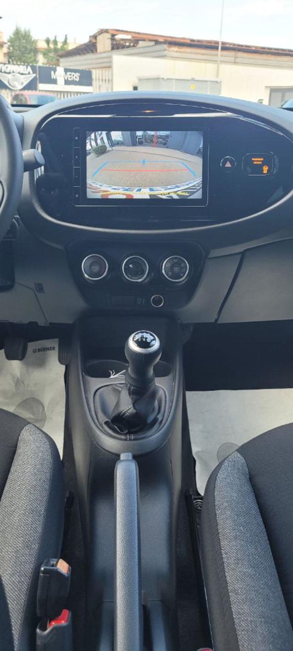 Toyota Aygo X usata a Napoli (9)