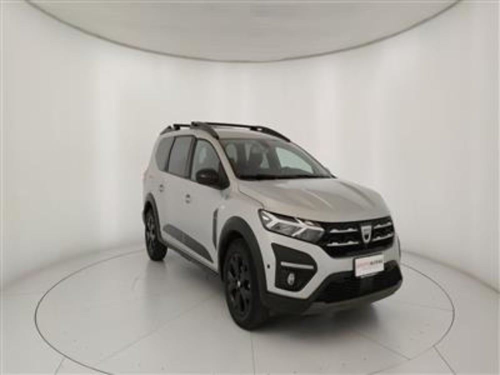 Dacia Jogger usata a Bari (11)