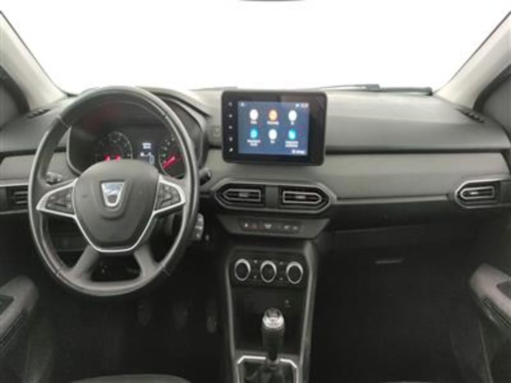Dacia Jogger usata a Bari (14)