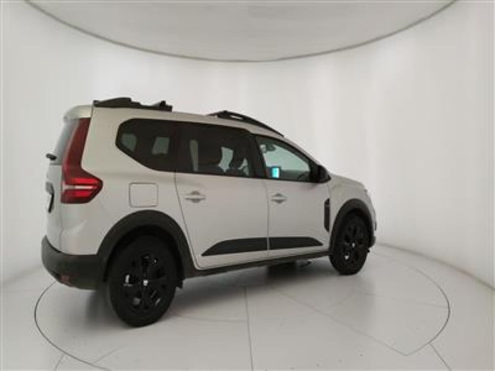 Dacia Jogger usata a Bari (8)