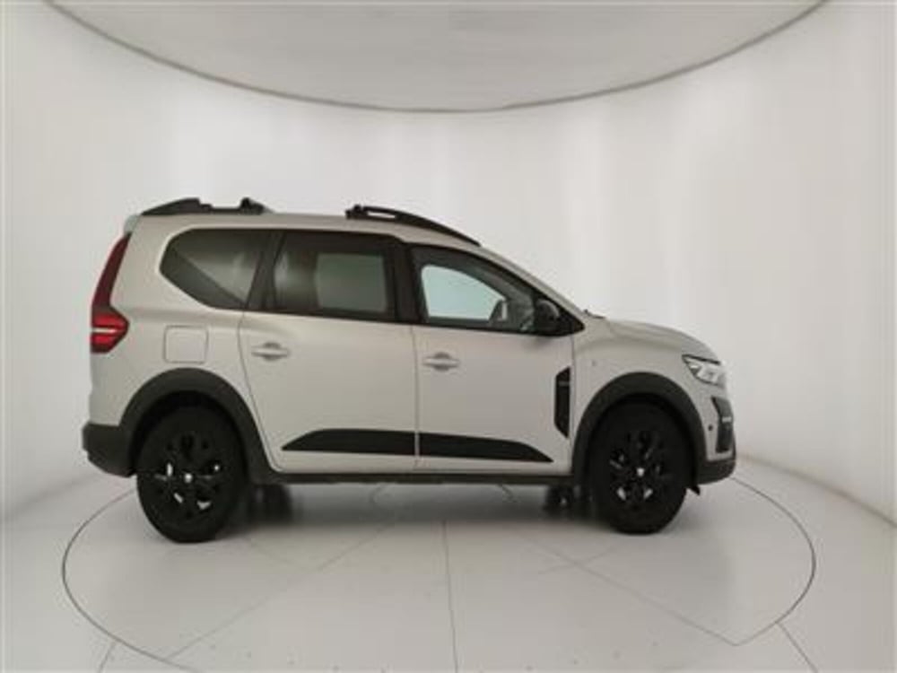 Dacia Jogger usata a Bari (9)