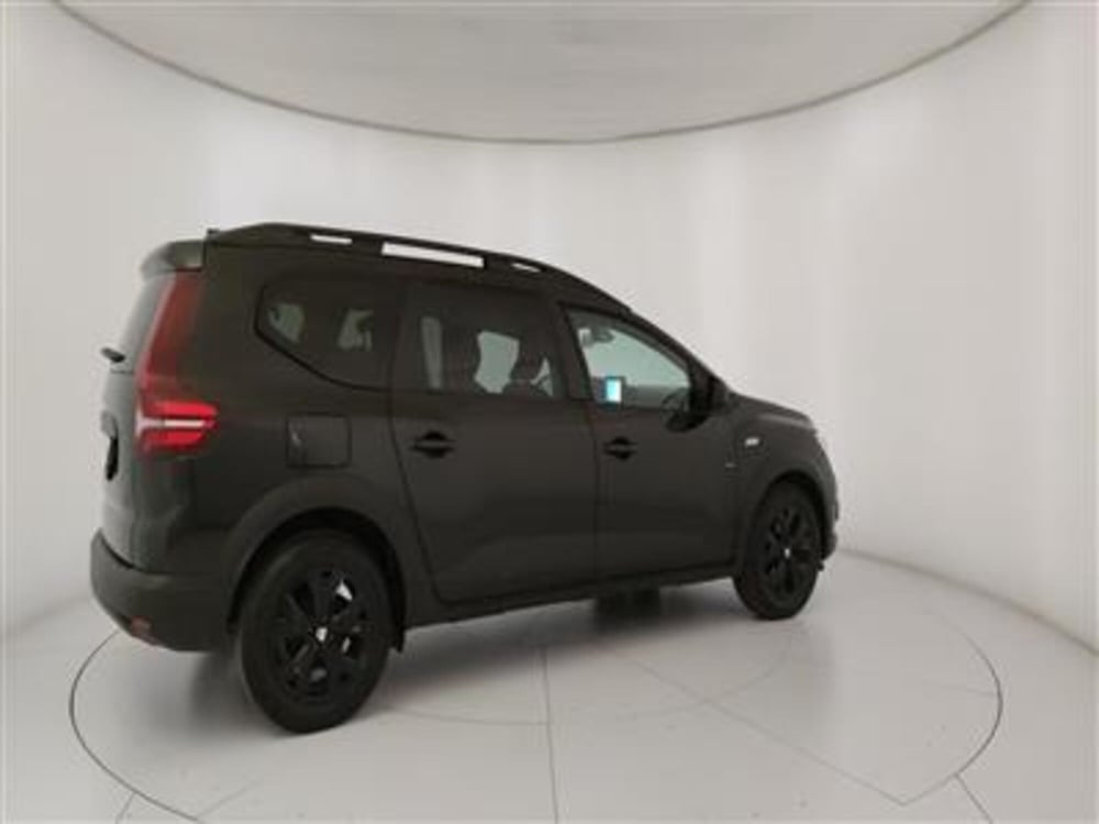 Dacia Jogger usata a Bari (8)