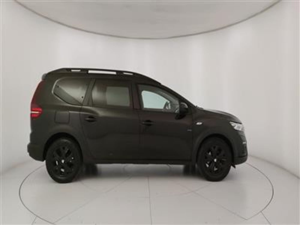 Dacia Jogger usata a Bari (9)