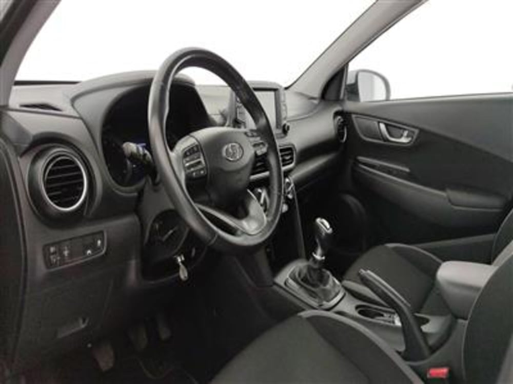 Hyundai Kona usata a Bari (14)