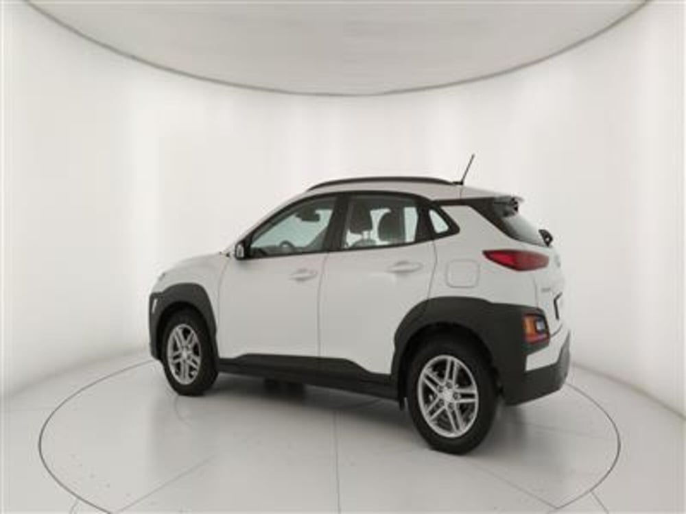 Hyundai Kona usata a Bari (4)