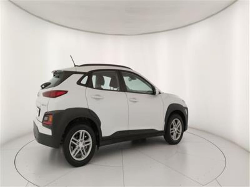 Hyundai Kona usata a Bari (8)
