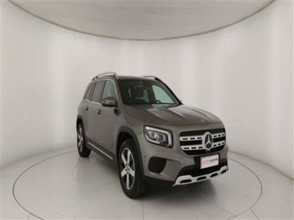 Mercedes-Benz GLB usata a Bari (11)