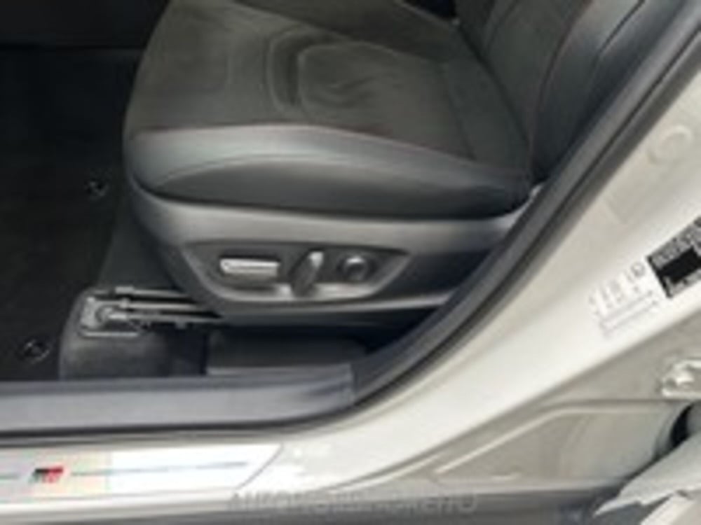 Toyota Toyota C-HR usata a Udine (13)