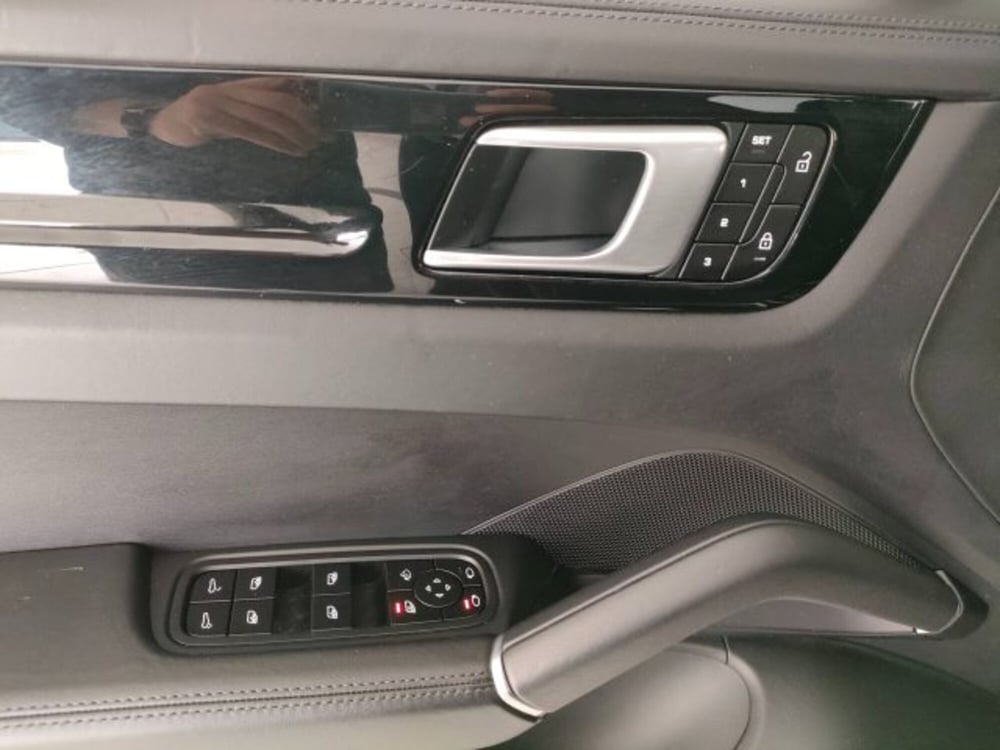 Porsche Cayenne usata a Teramo (14)
