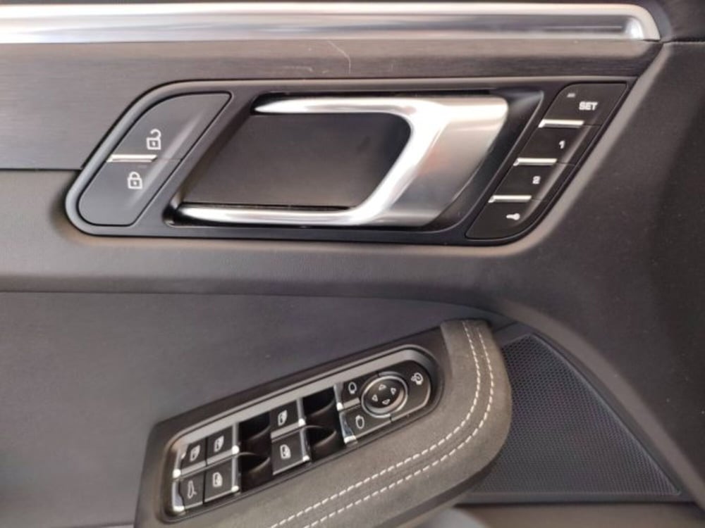 Porsche Macan usata a Teramo (12)