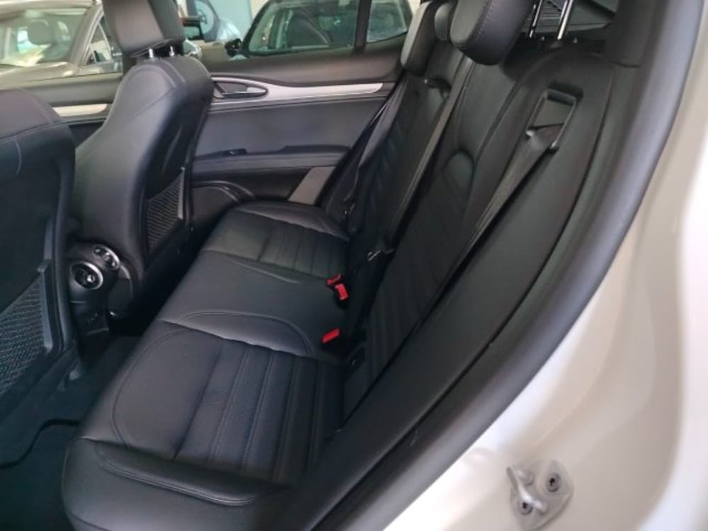 Alfa Romeo Stelvio usata a Forlì-Cesena (19)