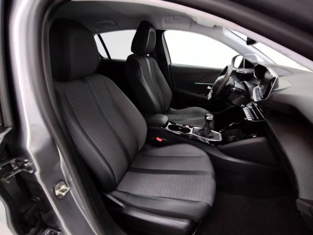 Peugeot 208 usata a Como (3)