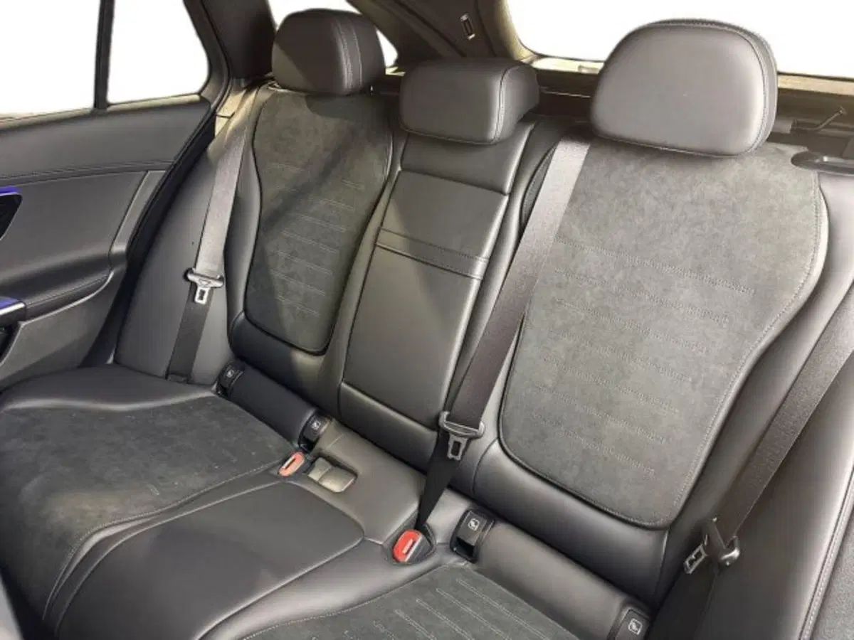 Mercedes-Benz Classe C Station Wagon nuova a Bologna (9)
