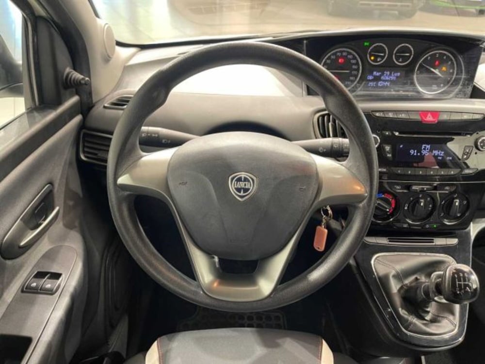 Lancia Ypsilon usata a Sondrio (11)