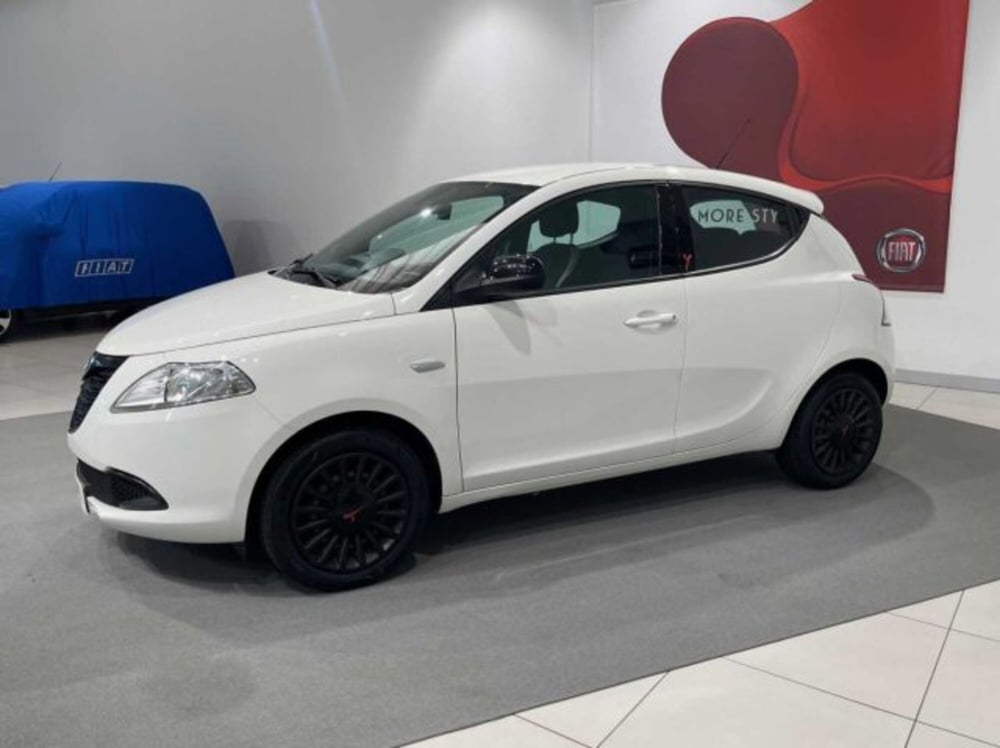 Lancia Ypsilon usata a Sondrio (2)