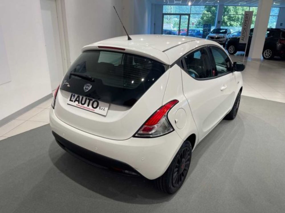 Lancia Ypsilon usata a Sondrio (4)