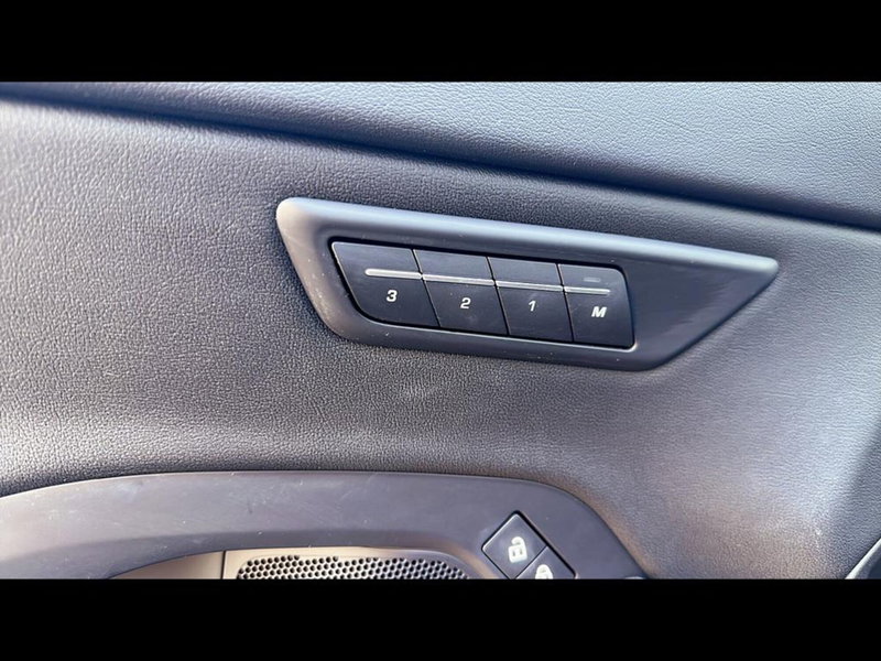 Jaguar E-Pace usata a Varese (9)