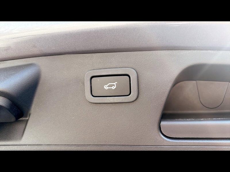 Jaguar E-Pace usata a Varese (10)