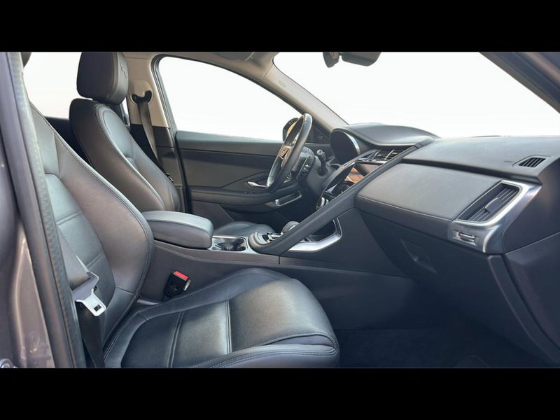 Jaguar E-Pace usata a Varese (3)