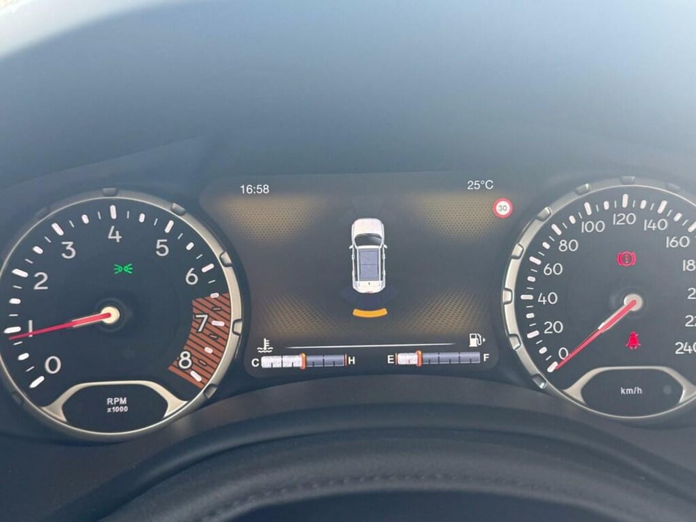 Jeep Renegade usata a Varese (9)