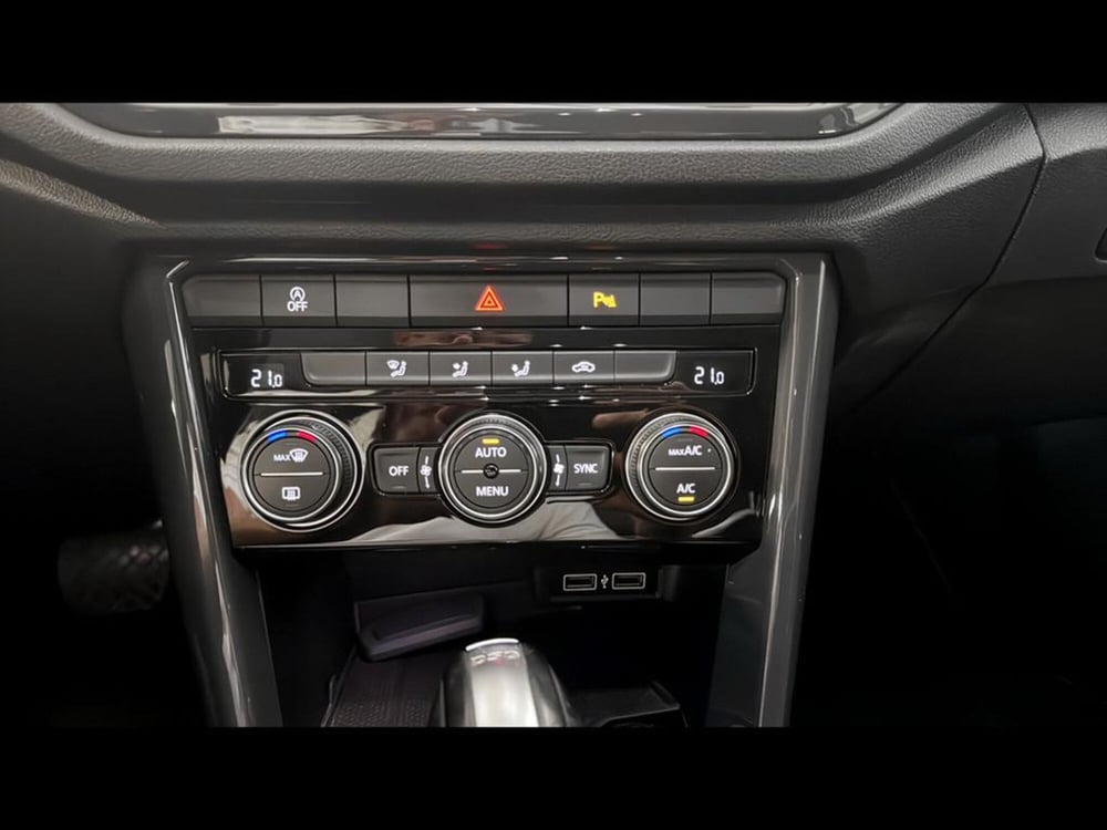 Volkswagen T-Roc usata a Varese (13)