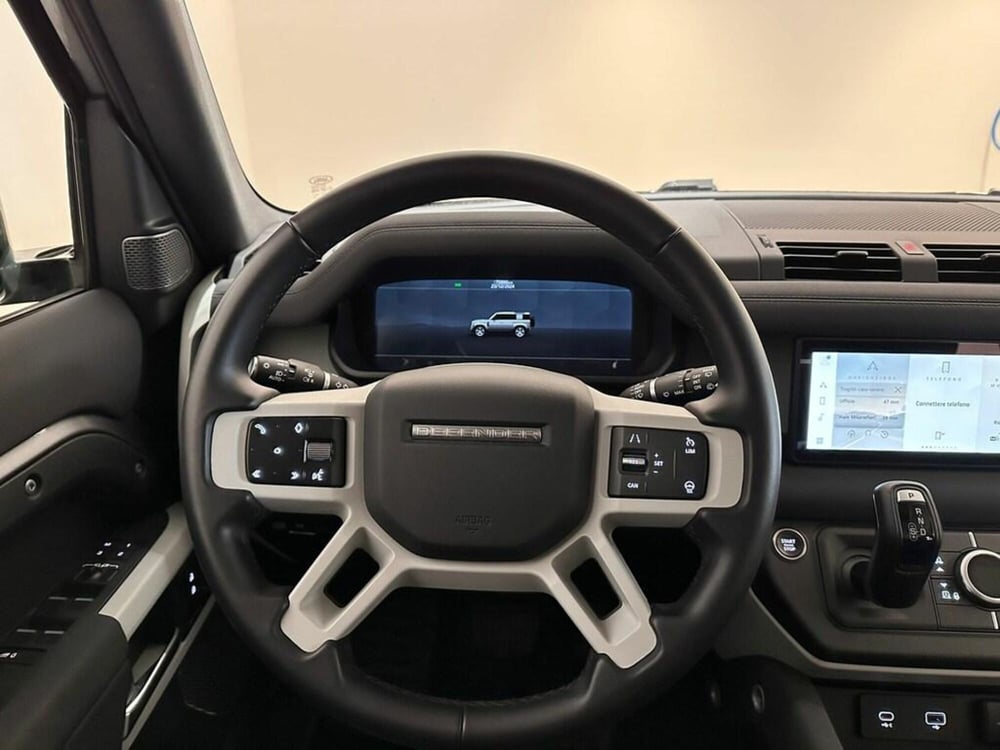 Land Rover Defender usata a Varese (11)