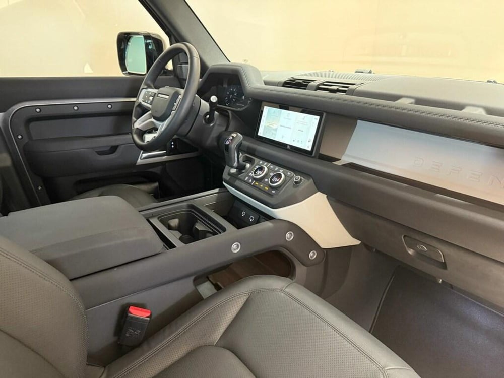 Land Rover Defender usata a Varese (3)
