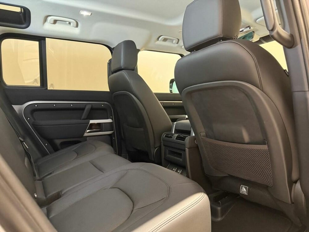 Land Rover Defender usata a Varese (4)