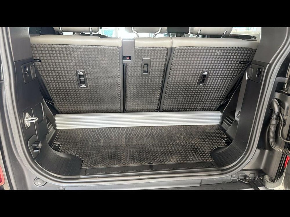 Land Rover Defender usata a Varese (13)