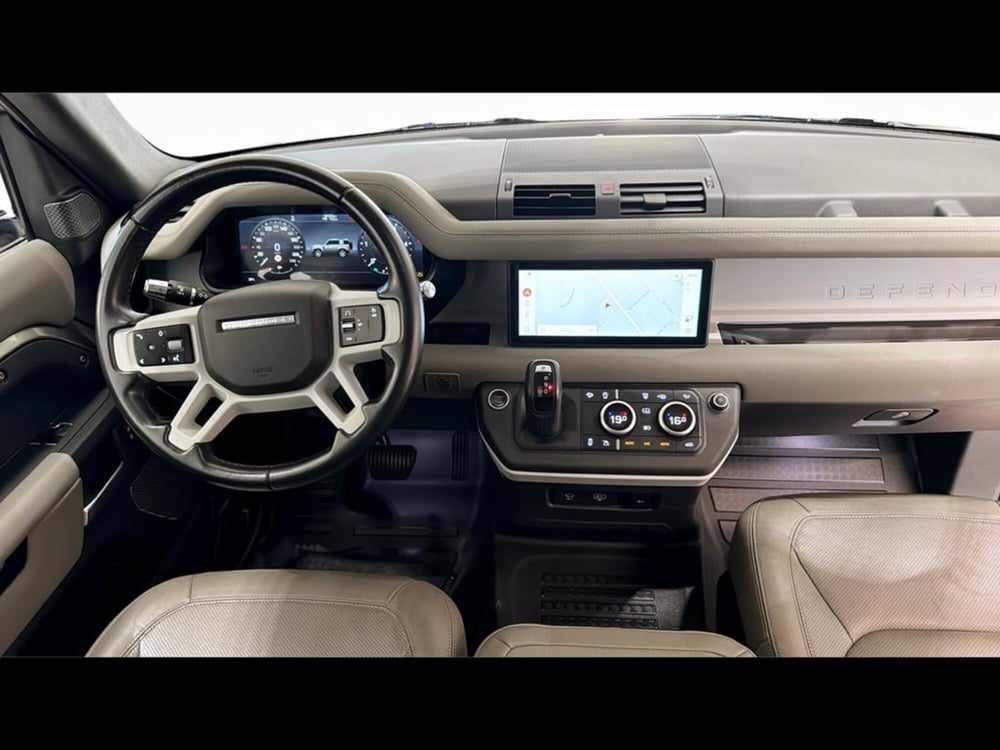 Land Rover Defender usata a Varese (4)