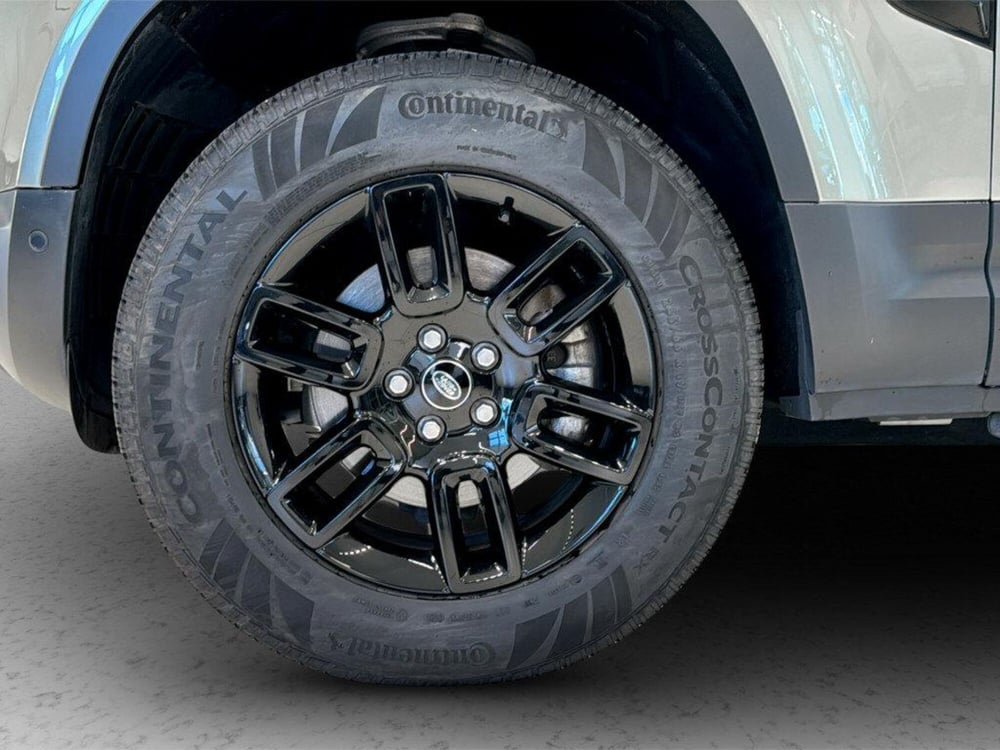 Land Rover Defender usata a Varese (9)