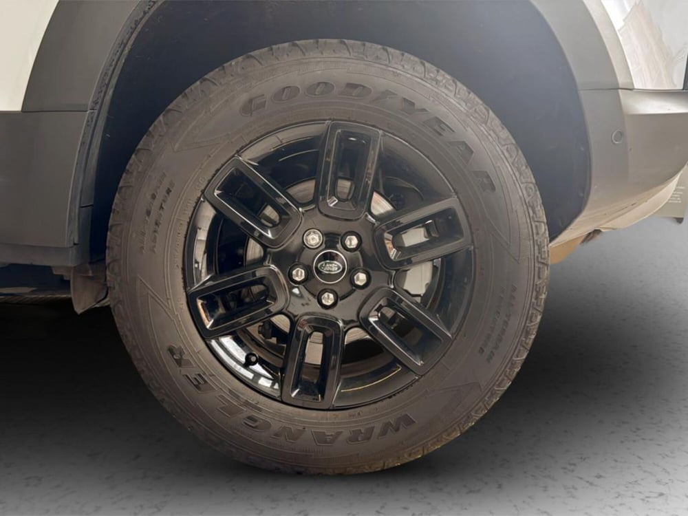 Land Rover Defender usata a Varese (8)
