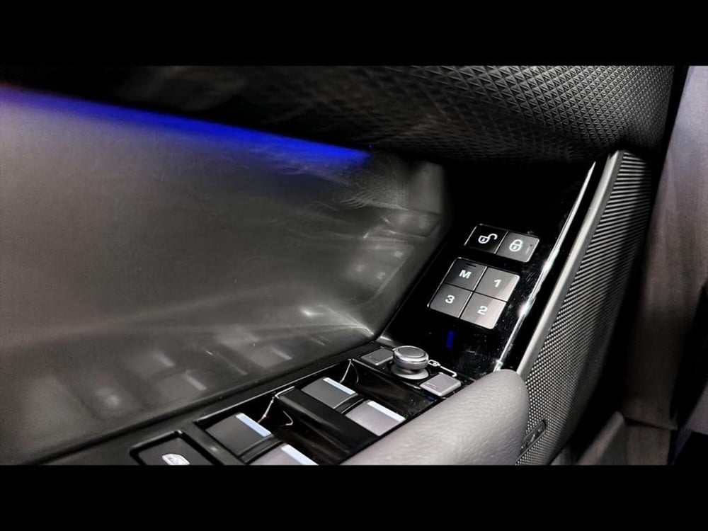 Land Rover Range Rover Velar usata a Varese (13)