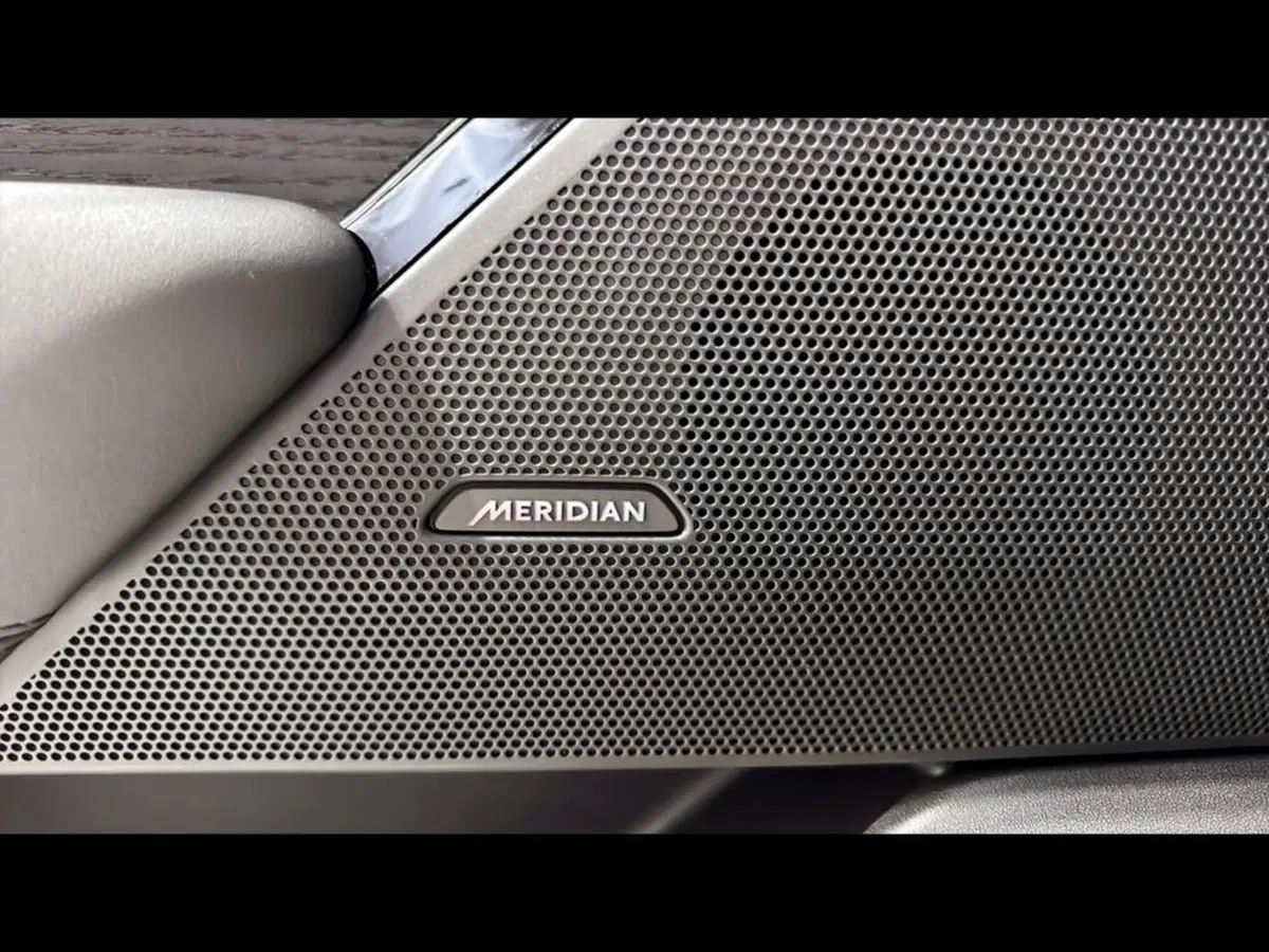 Land Rover Range Rover Velar nuova a Varese (11)