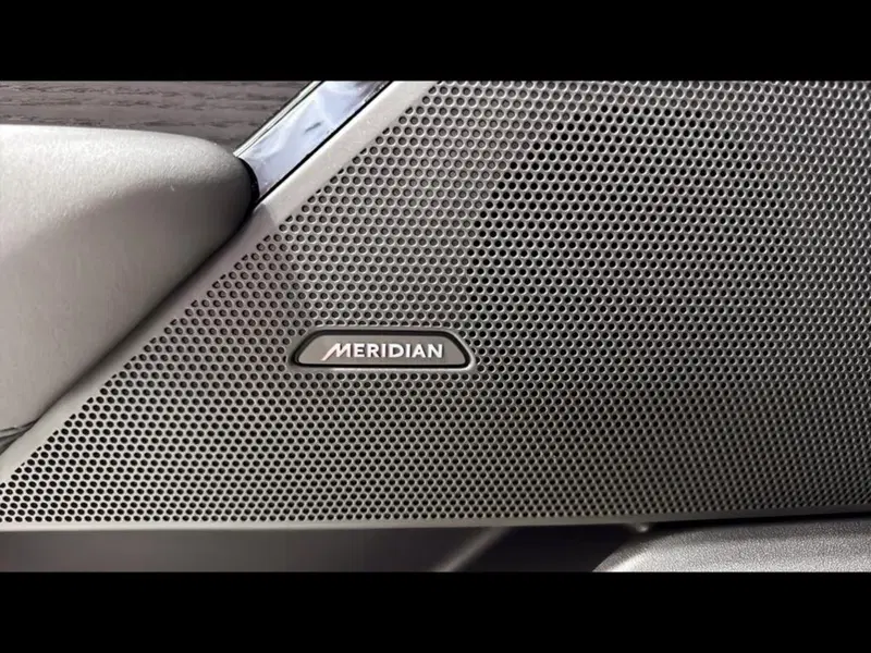 Land Rover Range Rover Velar nuova a Varese (11)