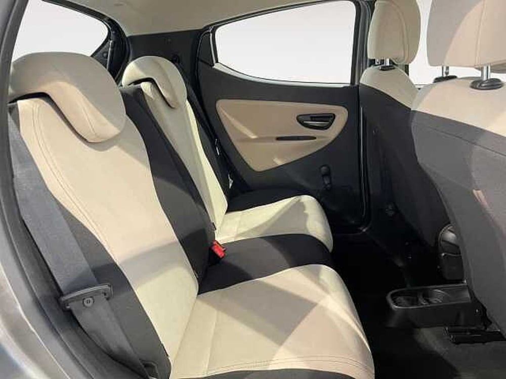 Lancia Ypsilon usata a Ravenna (10)