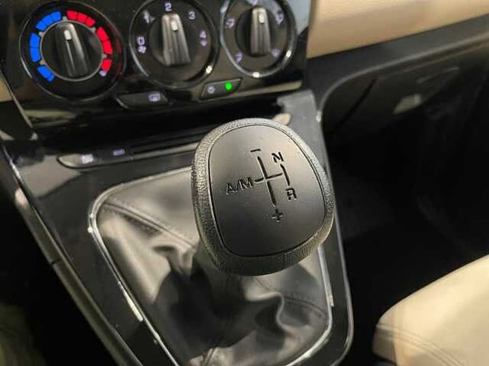 Lancia Ypsilon usata a Ravenna (15)